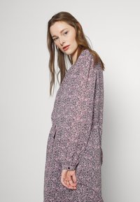 MSCH Copenhagen HEDDA RIKKELIE DRESS - Vestido de dia - blue nights