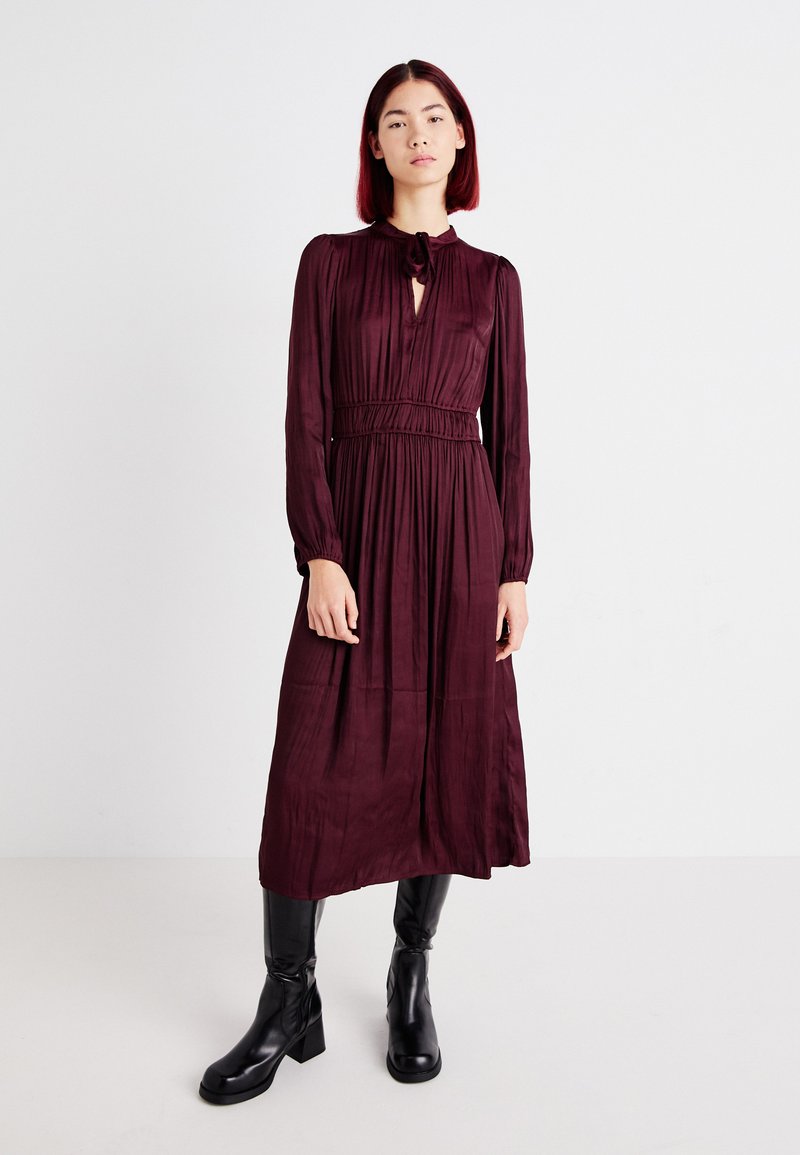 GAP LS SATIN MIDI DRS - Dienas kleita - noir red