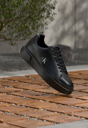 Calvin Klein, CHUNKY CUPS LACEUP CROC - Αθλητικά παπούτσια - triple black