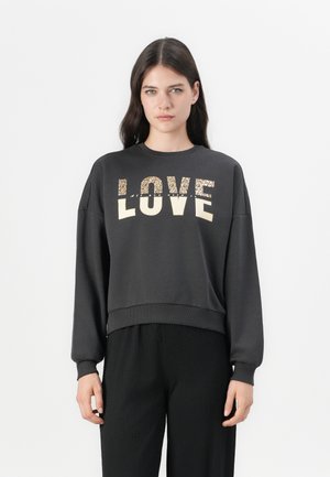 Sweatshirt in carbone con un taglio cropped e polsini a costine, caratterizzato da una grafica "LOVE" in rilievo e con accenti chiari.