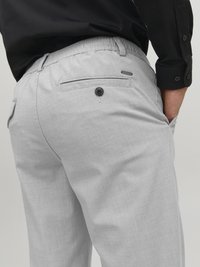 Jack & Jones PREMIUM JPSTOLLIE JJBENJI - Chino-püksid - grey