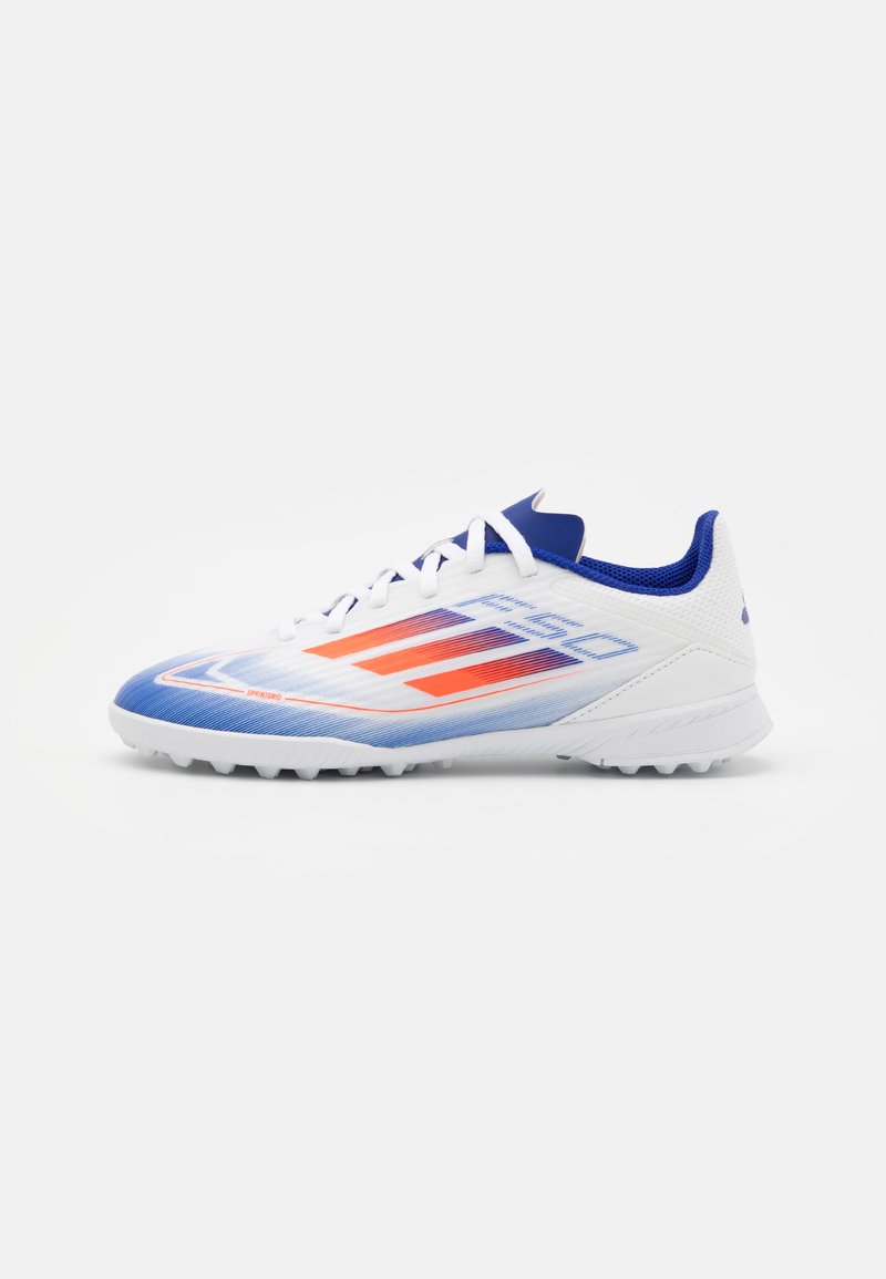 adidas Performance F50 LEAGUE TF J - Botines de fútbol para césped - footwear white/solar red/lucid blue