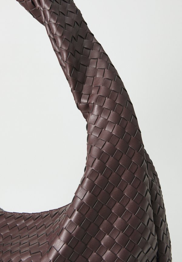 BRAIDED LARGE BAG - Tote bag - burgundy2