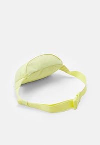 Tommy Hilfiger ESSENTIAL BUMBAG UNISEX - Rumpetaske - yellow tulip