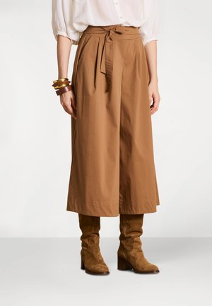 La Fée Maraboutée, Pantalon classique - marron