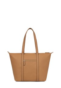 Borsa a tracolla in pelle color cammello con due manici lunghi, zip superiore e tasca frontale. Presenta cuciture in vista e una texture liscia.