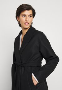 Vero Moda Tall VMFORTUNE LONG - Casaco clássico - black