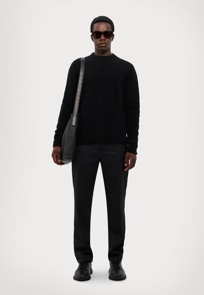 Filippa K Strickpullover - black