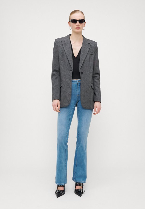 ONLANN MID  - Flared Jeans2