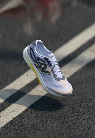 New Balance FUELCELL FLITE
