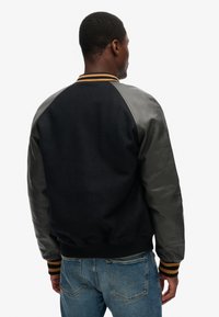Superdry & Co COLLEGE  - Bomberjacks - jet black