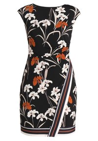 Vestido negro con un patrón floral de flores blancas y naranjas, diseño ajustado, mangas cortas y un acento a rayas a lo largo del dobladillo.