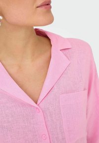 ONLY NORMAL GESCHNITTEN  VOLUMINÖSER ARM - Skjortebluser - prism pink