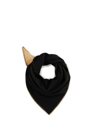 Écharpe noire en forme triangulaire, avec des accents beiges et des coutures visibles sur les bords. Texture douce et lisse.