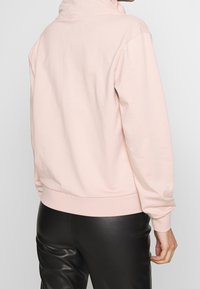 Armani Exchange Jersey con capucha - light pink