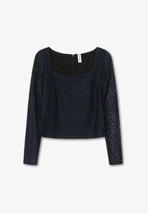 Top de culoare bleumarin, cu mânecă lungă, cu decolteu pătrat, realizat din dantelă cu un model geometric, având o căptușeală neagră solidă și fermoar la spate.