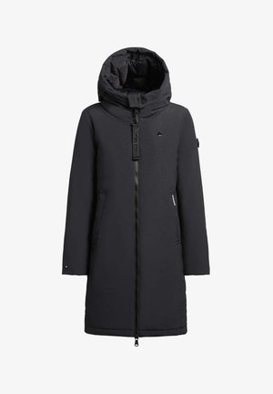 Parka acolchada negra con una gran capucha, cremallera frontal y dos bolsillos laterales. Presenta una etiqueta con el logo y un tejido texturizado para el aislamiento.