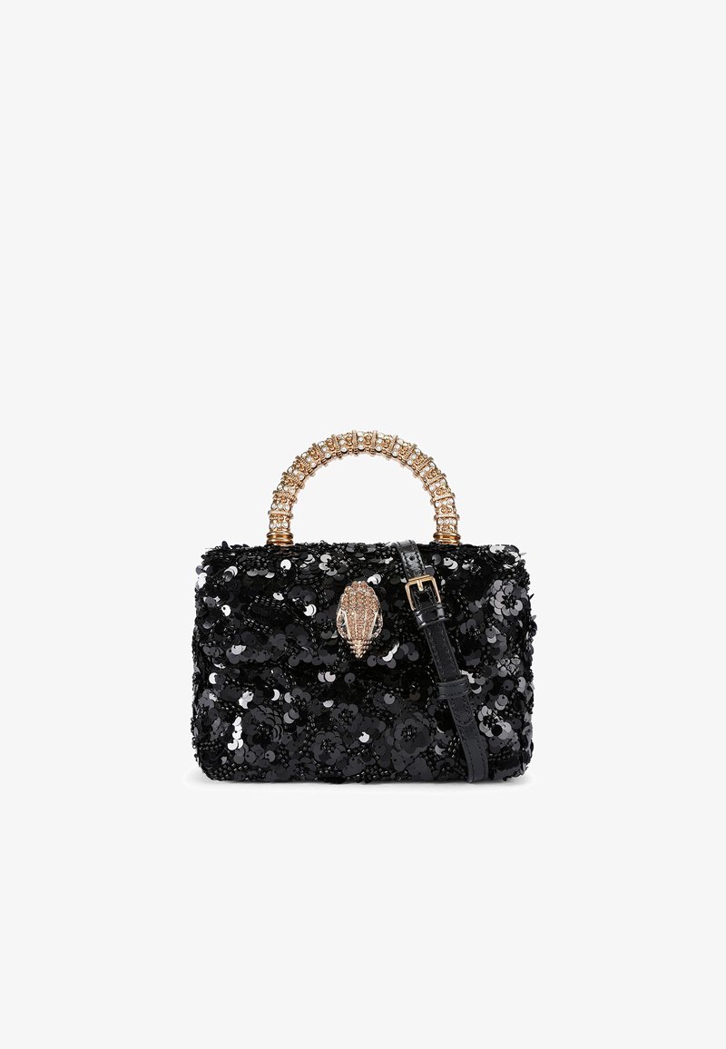 Czarna torebka z cekinami o strukturalnym kształcie, z kryształową rączką i odpinanym skórzanym paskiem. Zawiera dekoracyjny detal z zapięciem.