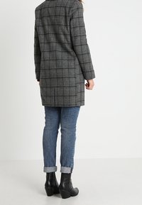 Saint Tropez Korte frakker - grey