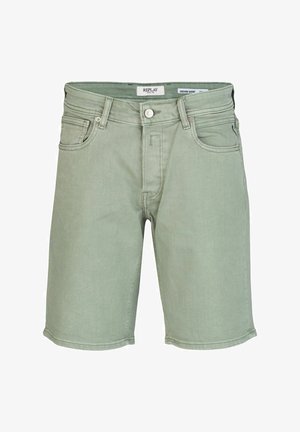 Grüne Baumwoll-Jeansshorts mit regulärer Passform, mehreren Taschen, sichtbaren Nähten und einem Markenlabel am Bund.