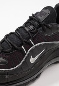Nike Sportswear Air Max 98 Sneaker Low Black Metallic Silver Oil Grey Vast Grey White Schwarz Zalando De