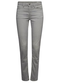 Jean slim gris clair avec fermeture à bouton et glissière devant, cinq poches et passants pour ceinture.