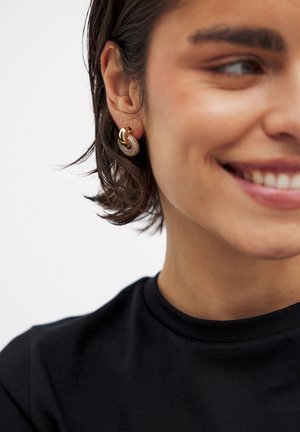MIT STRASSDETAIL UND KNOTEN - Earrings - gold coloured