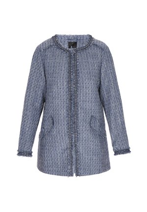 Mėlynas tweedo švarkas su tekstūruotu raštu, nelygiais kraštais, apvaliu iškirpimu, dviem priekinėmis kišenėmis ir be mygtukų uždarymu.