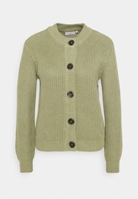 Lichtgroene gebreide cardigan met een ronde halslijn, vijf grote donkere knopen, geribbelde mouwen en een rechte zoom. Textuurpatroon over het geheel.