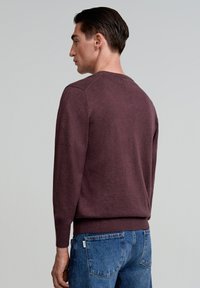 Scalpers V NECK - Strickpullover - burgundy