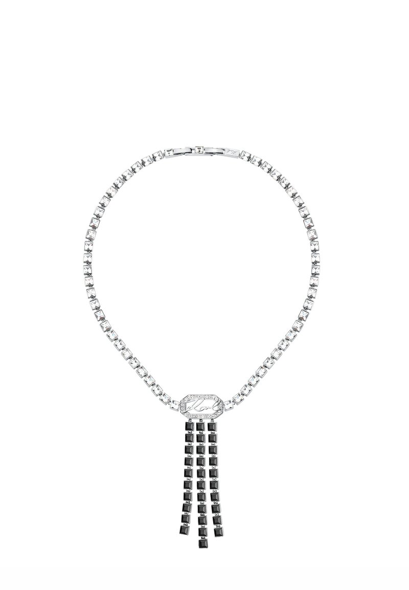 Collier en argent composé d'une chaîne de cristaux carrés et d'un pendentif central orné d'un design de gland noir. Texture lisse et polie.