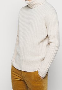 NN.07 Maglione - off-white