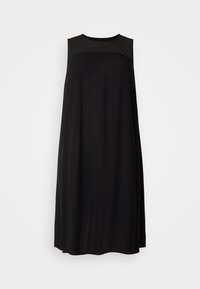 Svart ärmlös klänning med en lös passform. Har en texturerad svart rynka vid axlarna och slät tyg genom hela kroppen.