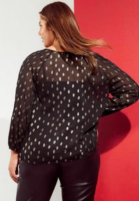Friends Like These CURVES TIE NECK - REGULAR FIT - Camicetta - black