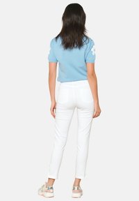 LolaLiza Kavbojke slim fit - white