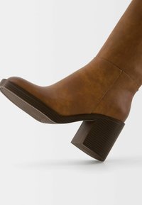 Bershka Stövel - brown