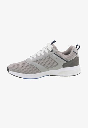 Scarpa sportiva grigia con tomaia in mesh, lacci bianchi e dettagli grigi. Presenta una suola in gomma e un collare imbottito per il comfort.