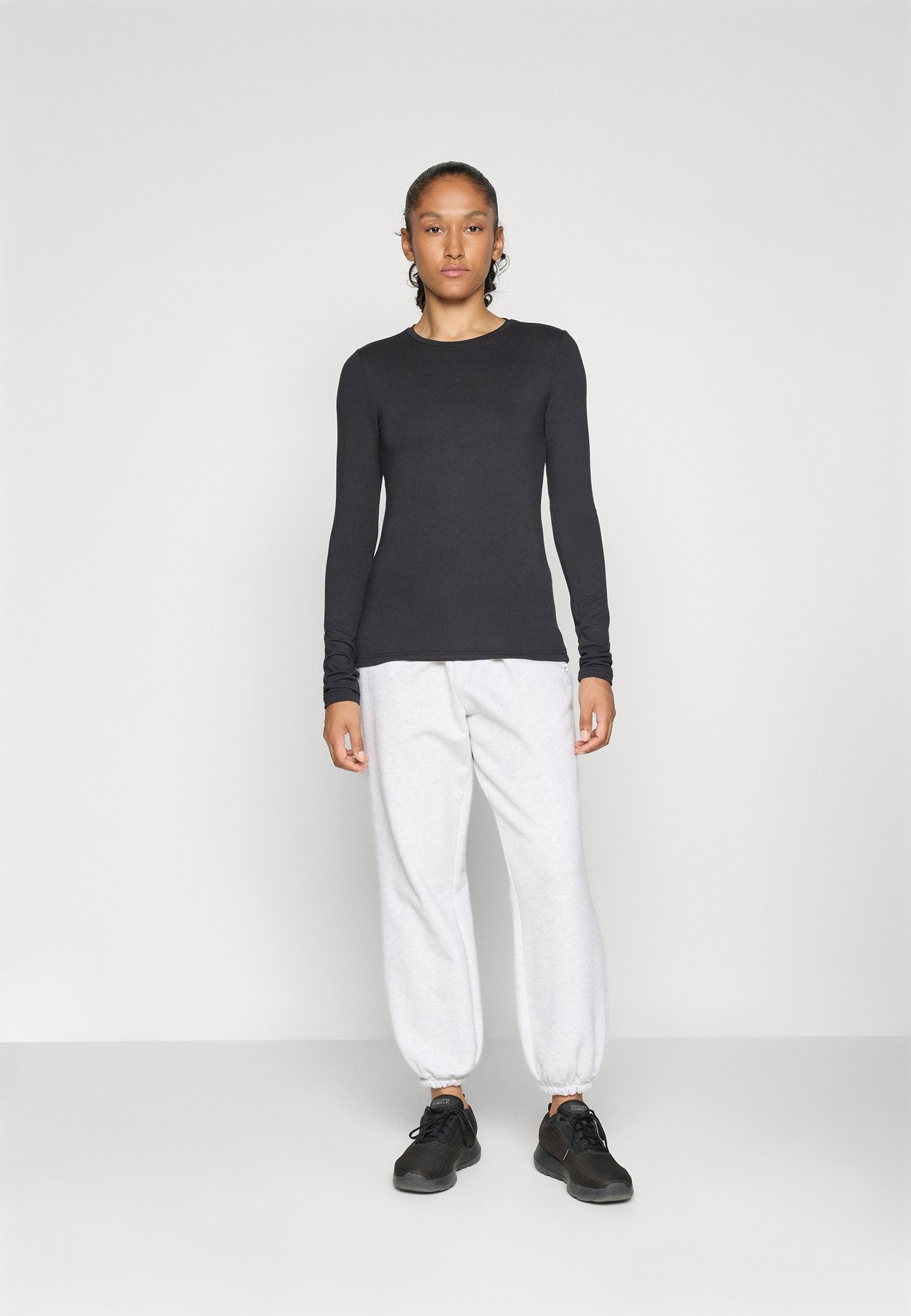 ONPFENIA SLIM TOP