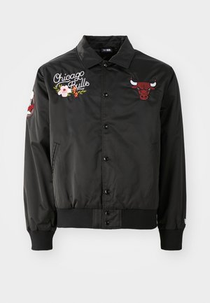 New Era NBA CHICAGO BULLS FLORAL SATIN  - Klubruházat - black