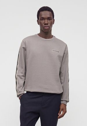 EA7 Emporio Armani, TRAIN LOGO SERIES TAPE - Суитшърт - cloudburst