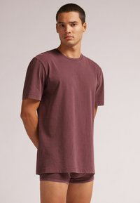 IUMAN Intimissimi Uomo Jednoduché tričko - bordeaux red stone delave