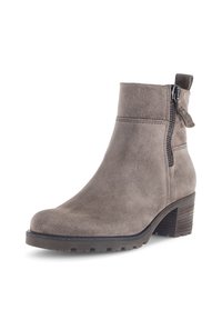 Grijze suedé enkellaars met een ronde neus, zijrits en decoratieve achterkantband. Chunky, gestructureerde hak voor extra stabiliteit.