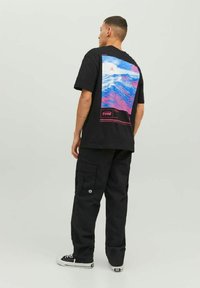 Jack & Jones CREW NECK - T-shirt z nadrukiem