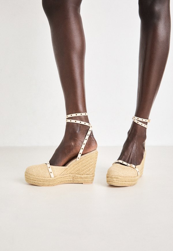 MEGANN - Ankle cuff sandals - natural/nude3