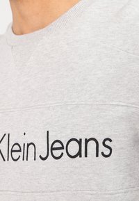 Calvin Klein Jeans HARVEL - Sweatshirt - grey