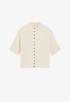 Kortærmet cremefarvet strikket cardigan med rund halsudskæring og en enkelt række brune knapper ned foran.