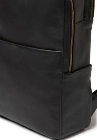 Saddler Ryggsäck - black