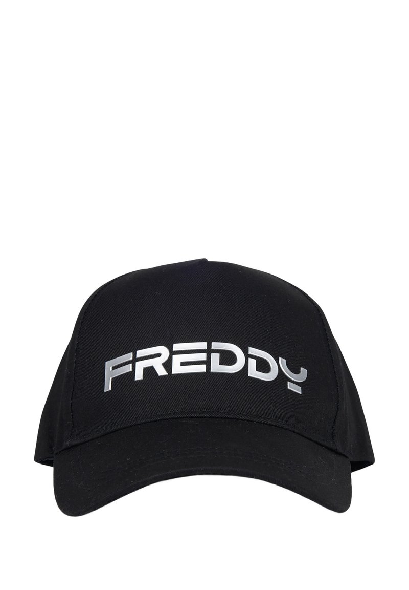 Cappello da baseball nero con visiera curva, caratterizzato dal bold logo silver "FREDDY" al centro anteriore.