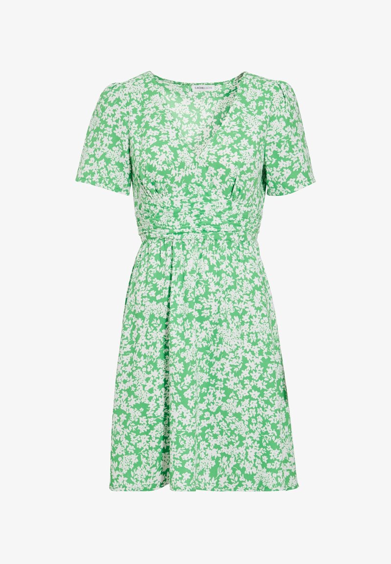 Robe verte à manches courtes avec imprimé floral blanc, encolure en V, taille cintrée et jupe longueur genou.