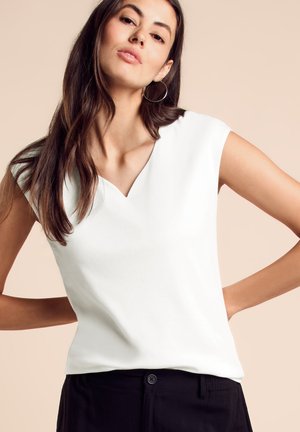 Pieces Women's Pckamala Tee Noos - T-Shirt Donna Con Scollo A V - Vestibilità Larga - Colore Unito - 2